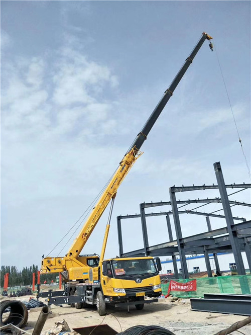 贺兰县超高层建筑钢结构吊装案例
